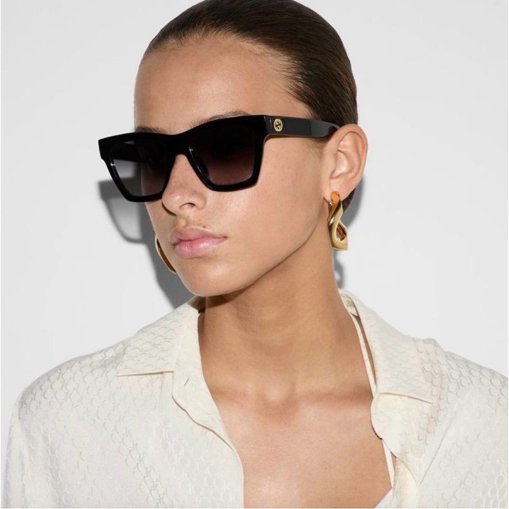 Gucci Black and‎ Gold Square Sunglasses - Picture 12 of 14